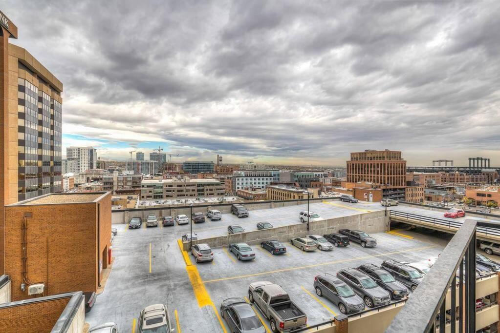 2 Bedroom Heart Of Lodo W/great View/amenities * DEN